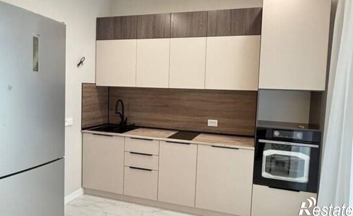 3-комн квартира ул Генерала Тихонова, 10/4,  д. 10/4