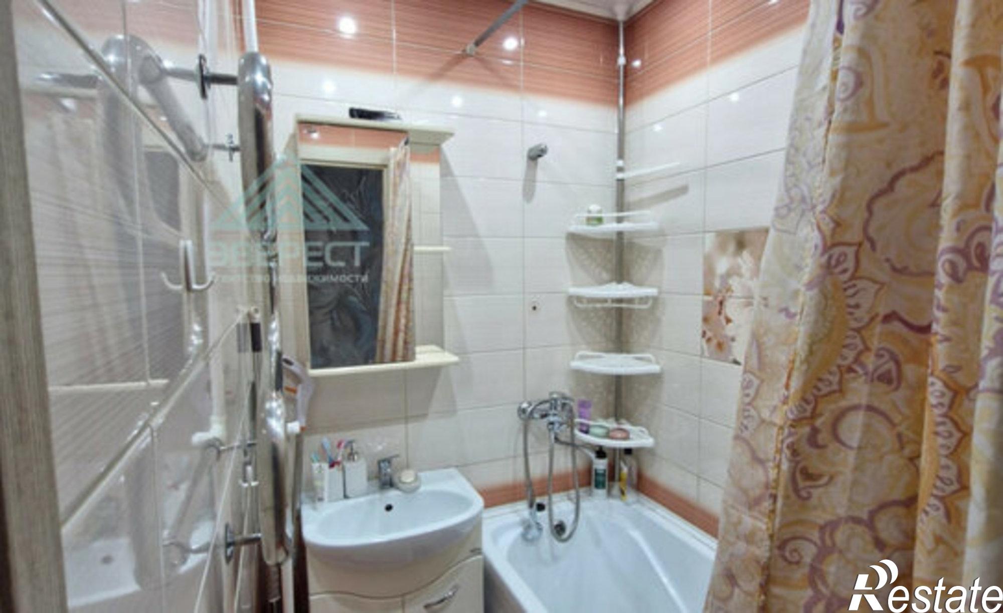 Купить квартиру за 6 100 000 рублей на улица Комарова, 2