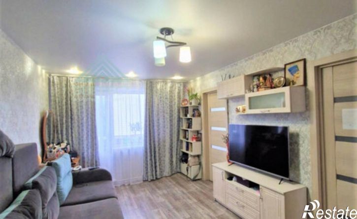 4-комн квартира улица Комарова, 2,  д. 2