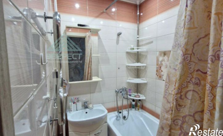 4-комн квартира улица Комарова, 2,  д. 2