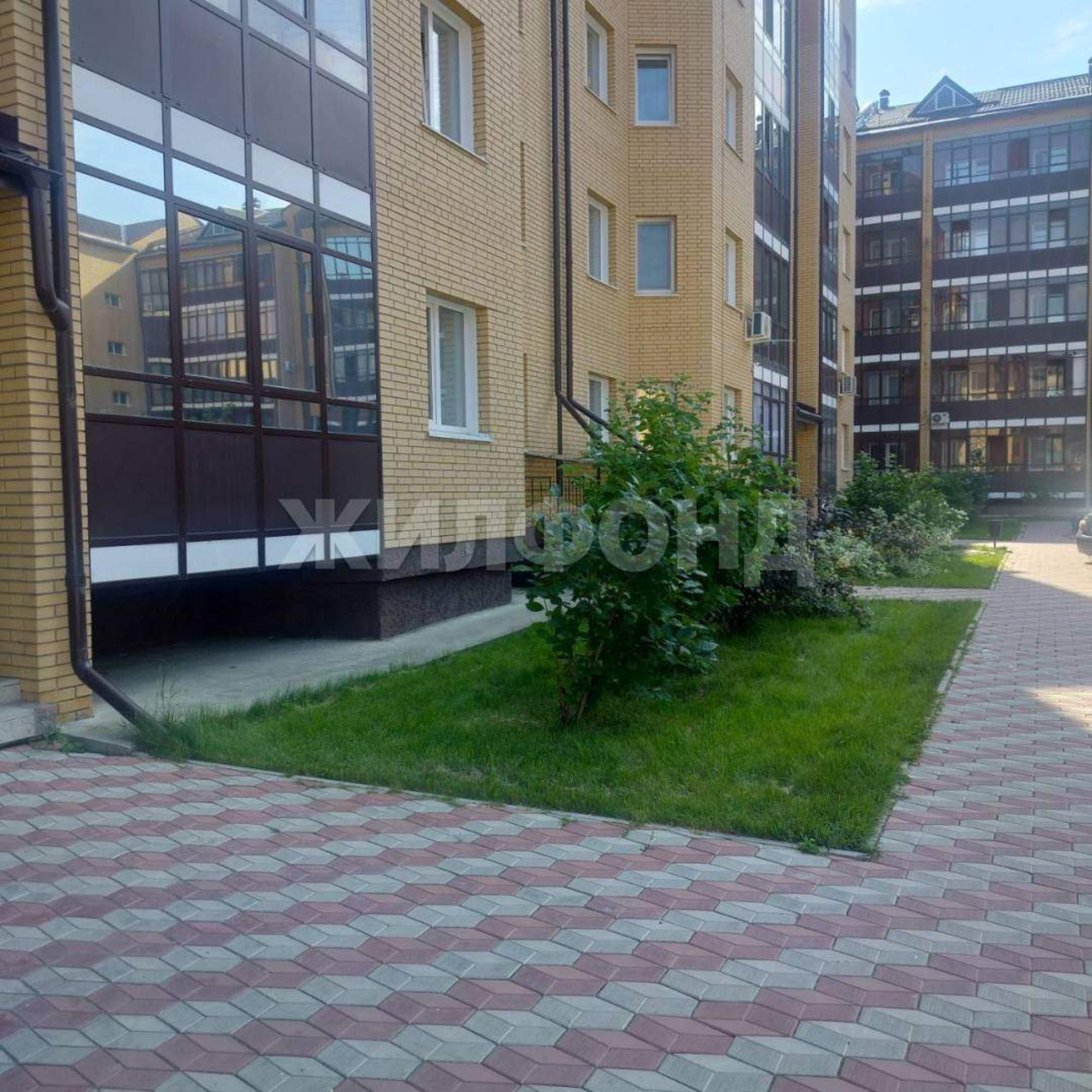 Купить квартиру за 11 500 000 рублей на Авиаторов улица, д.8