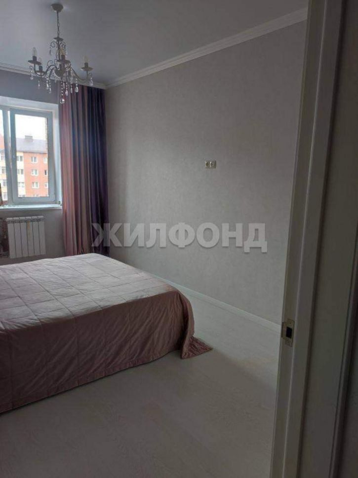 3-комн квартира Авиаторов улица, д.8