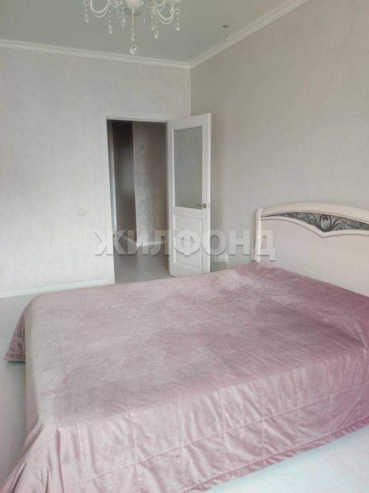 3-комн квартира Авиаторов улица, д.8