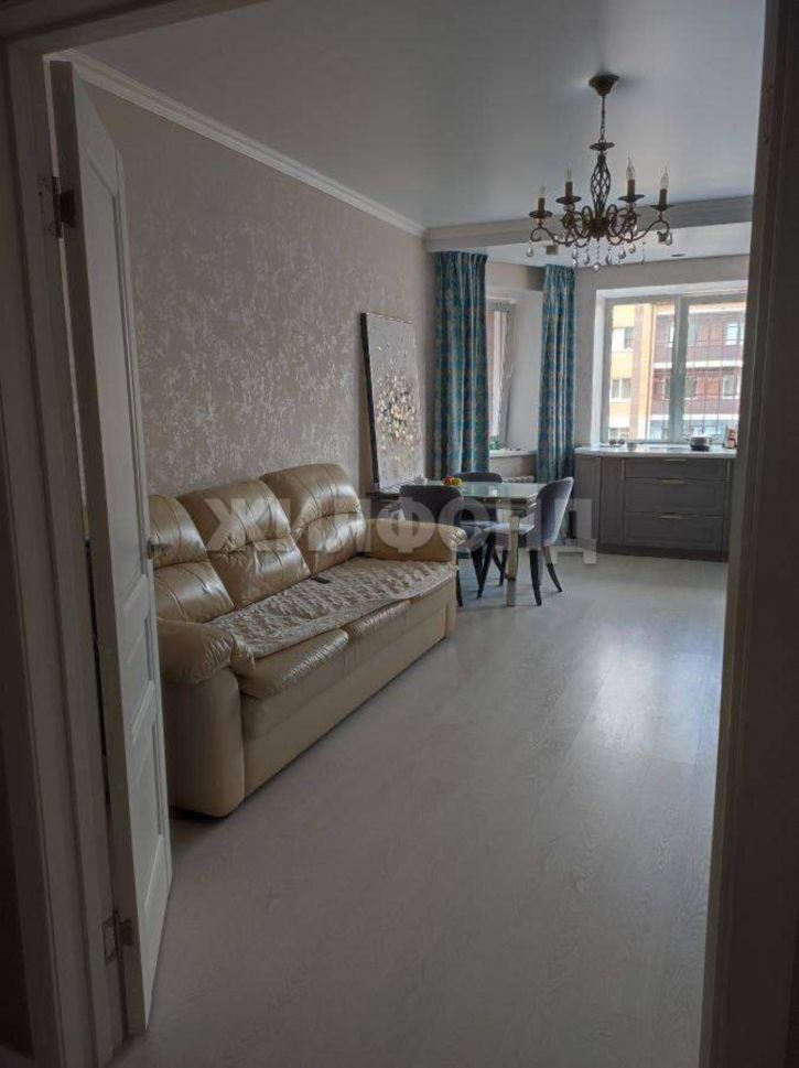 3-комн квартира Авиаторов улица, д.8