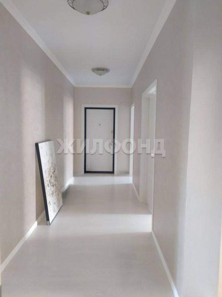 3-комн квартира Авиаторов улица, д.8