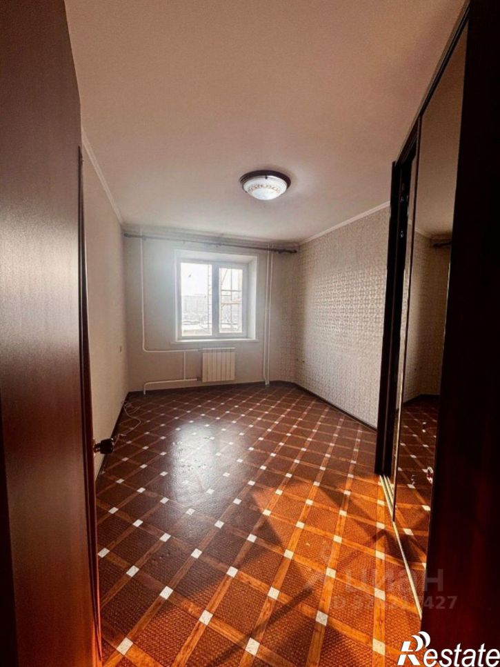 2-комн квартира улица Крылова, 106 к3,  д. 106 к3