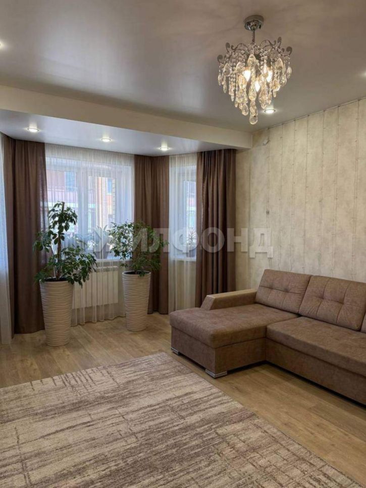 3-комн квартира Авиаторов ул., д.6