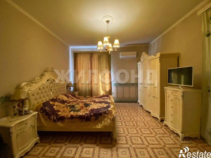 4-комн квартира ул Вяткина, 33а,  д. 33а