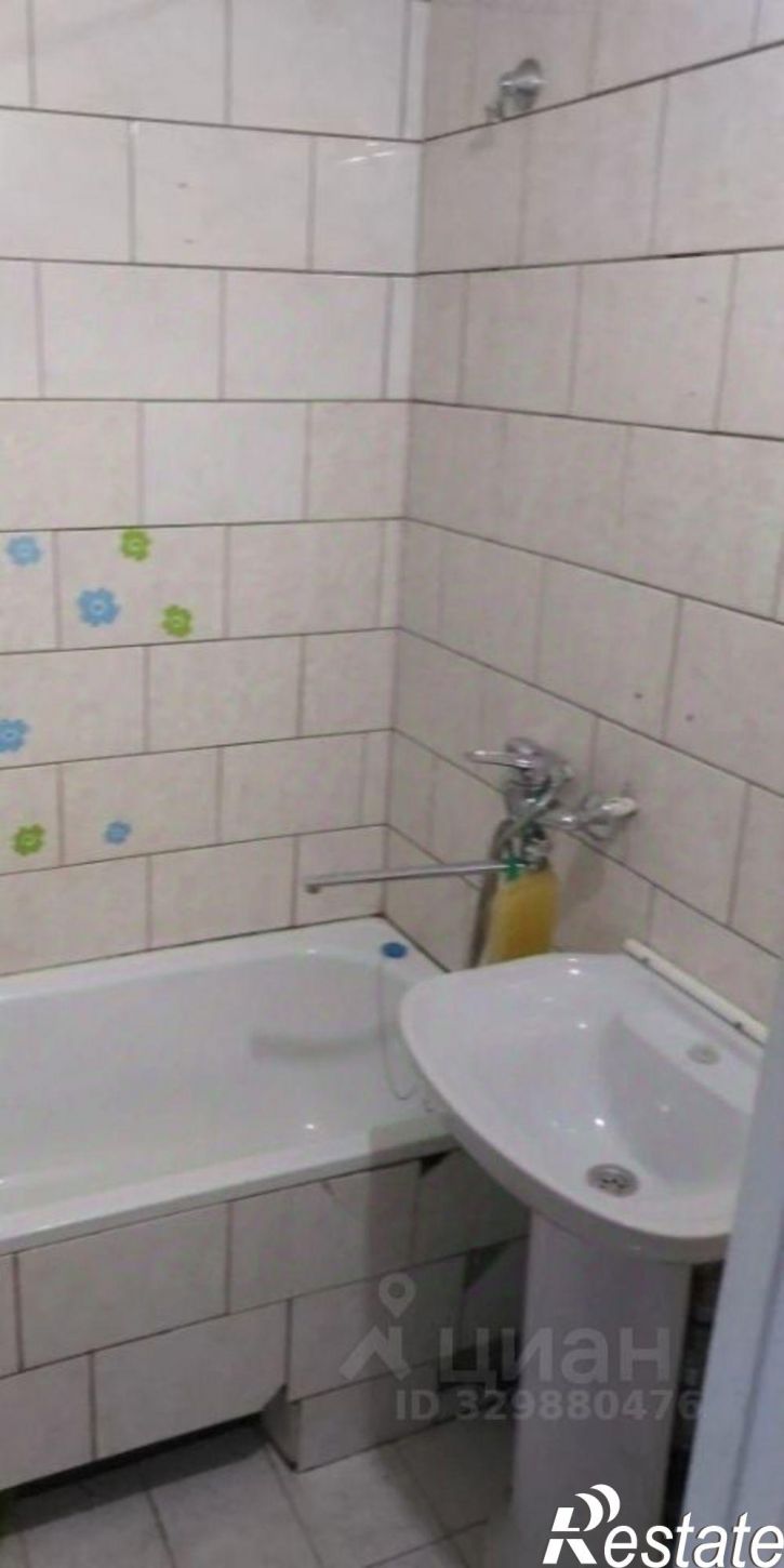 2-комн квартира улица Крылова, 102,  д. 102