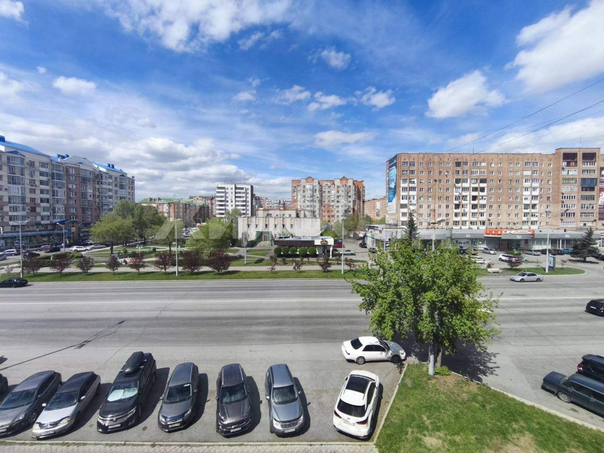 Купить квартиру за 5 500 000 рублей на Кирова ул., д.97