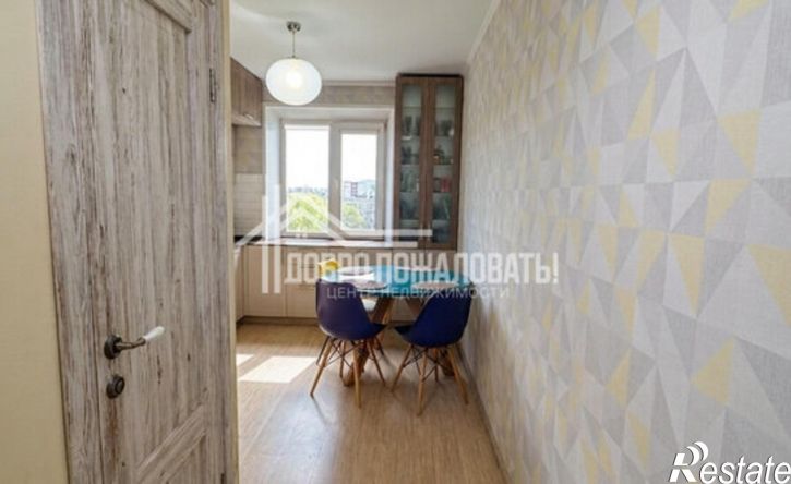 4-комн квартира пр-кт Дружбы Народов, 27,  д. 27