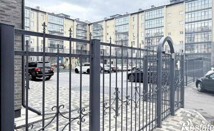 4-комн квартира улица Авиаторов, 1Г,  д. 1Г