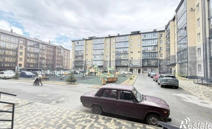 4-комн квартира улица Авиаторов, 1Г,  д. 1Г
