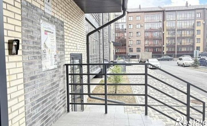 4-комн квартира улица Авиаторов, 1Г,  д. 1Г