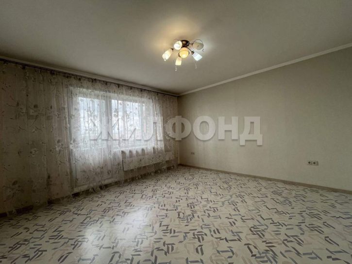 2-комн квартира Крылова ул., д.102