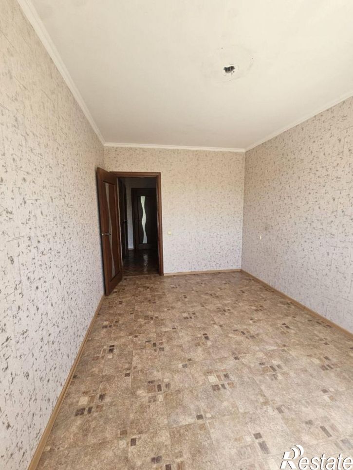 2-комн квартира улица Крылова, 106 к3,  д. 106 к3