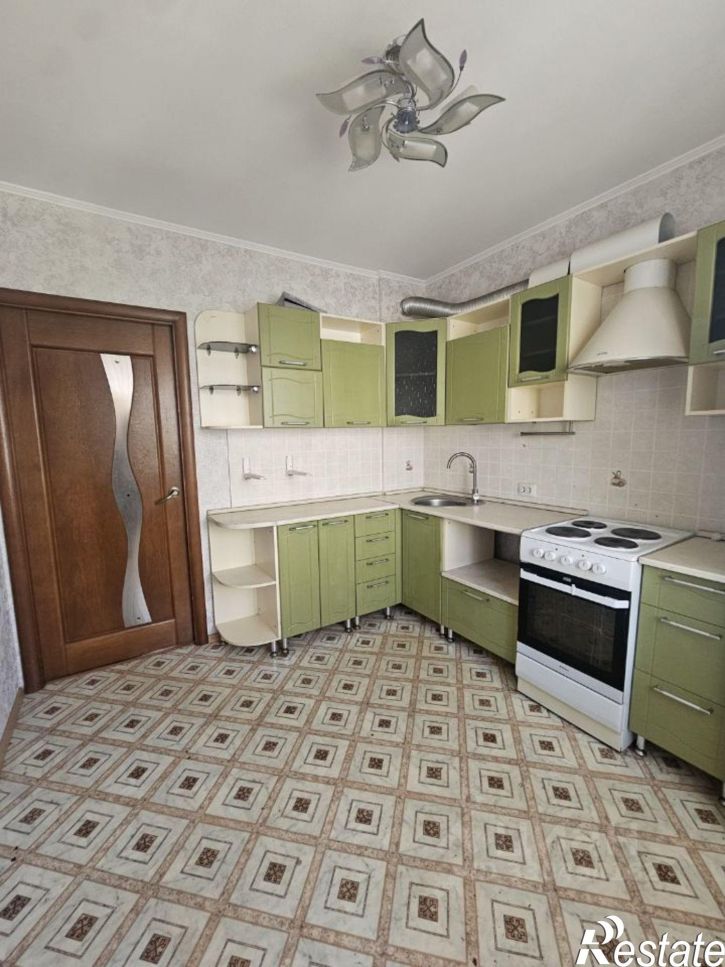 2-комн квартира улица Крылова, 106 к3,  д. 106 к3