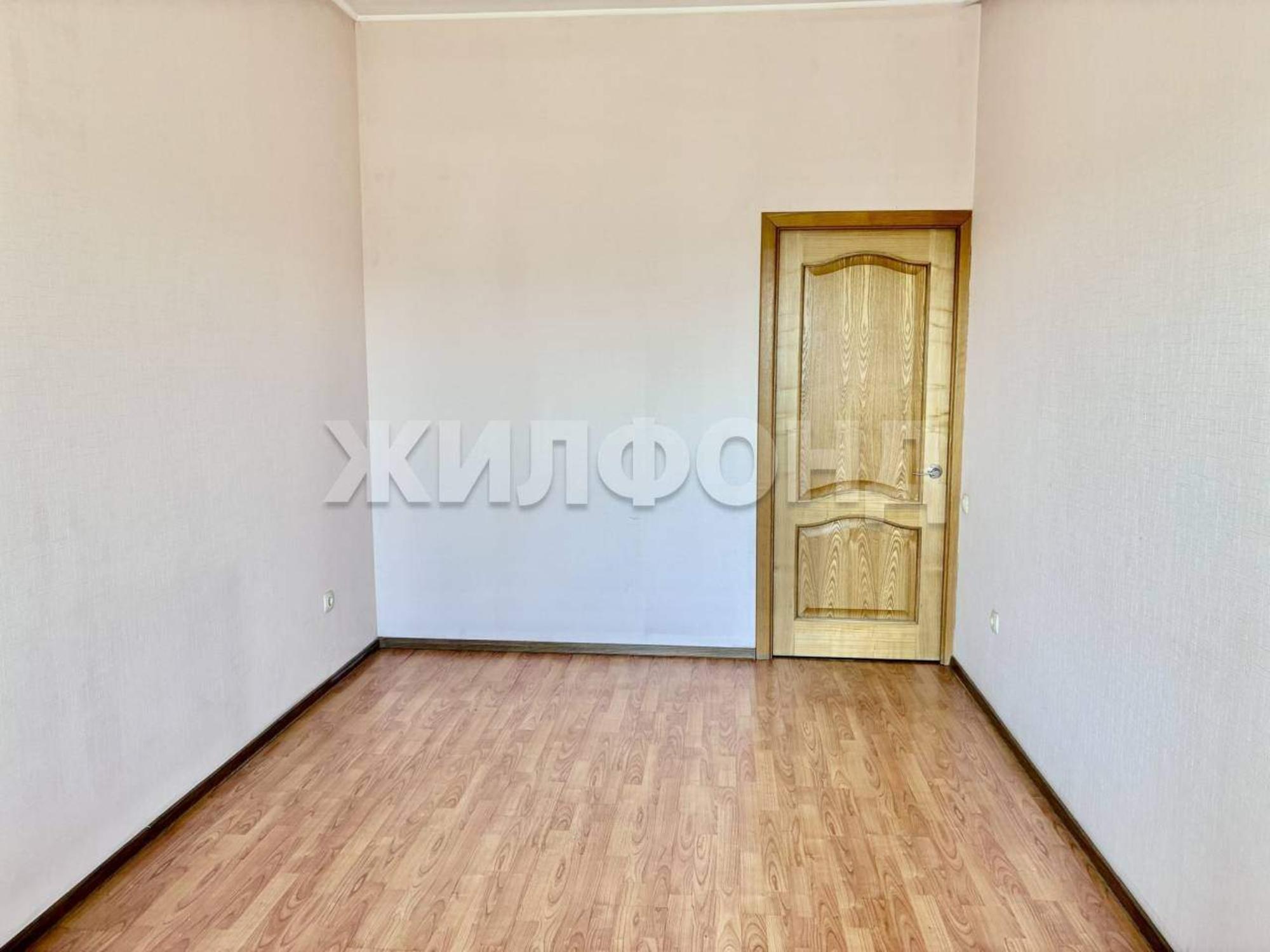 Купить квартиру за 5 000 000 рублей на Комарова ул., д.24