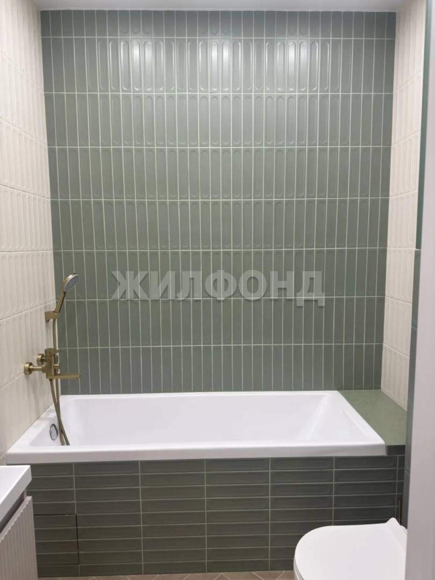 Купить квартиру за 10 200 000 рублей на Комарова ул., д.7