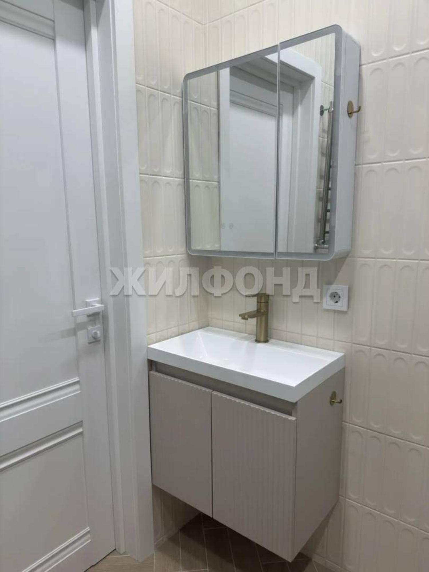 Купить квартиру за 10 200 000 рублей на Комарова ул., д.7