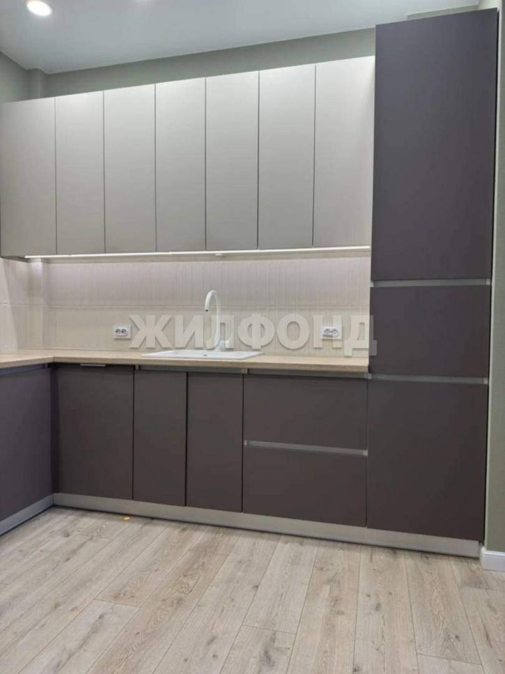3-комн квартира Комарова ул., д.7