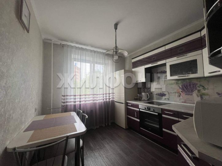 4-комн квартира Крылова ул., д.100