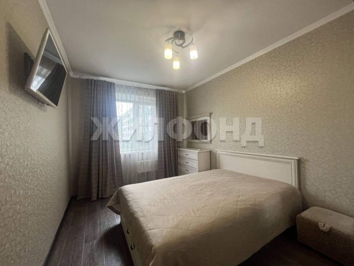 4-комн квартира Крылова ул., д.100
