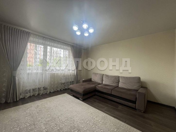 4-комн квартира Крылова ул., д.100