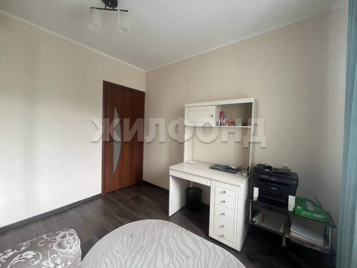 4-комн квартира Крылова ул., д.100