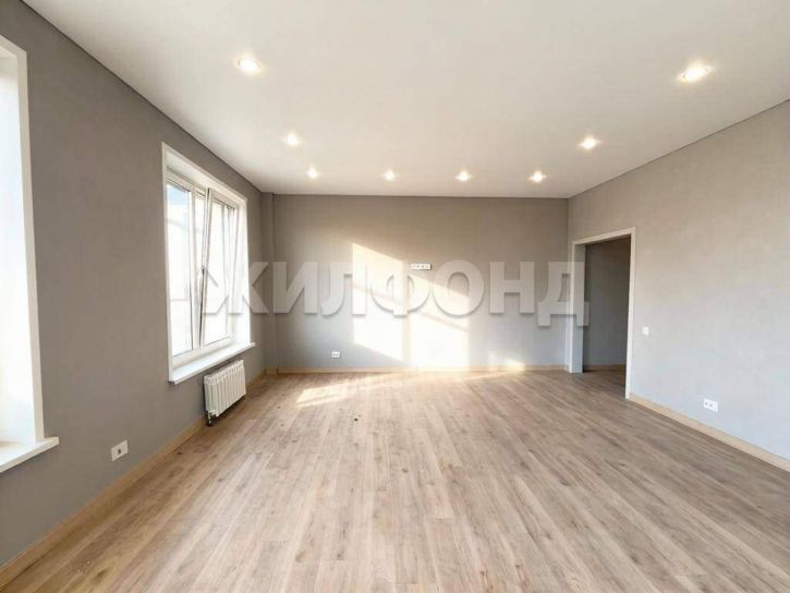 3-комн квартира Генерала Тихонова ул., д.7