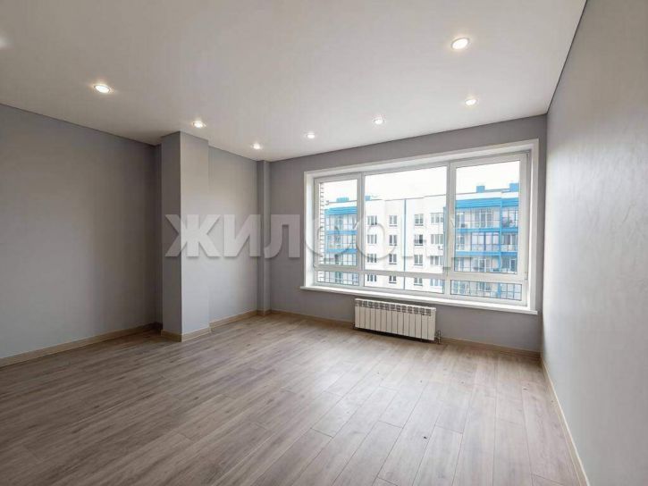 3-комн квартира Генерала Тихонова ул., д.7