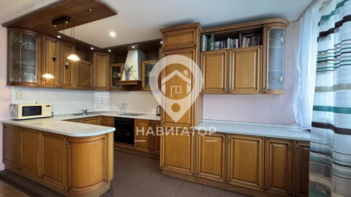 4-комн квартира Чехова, 54