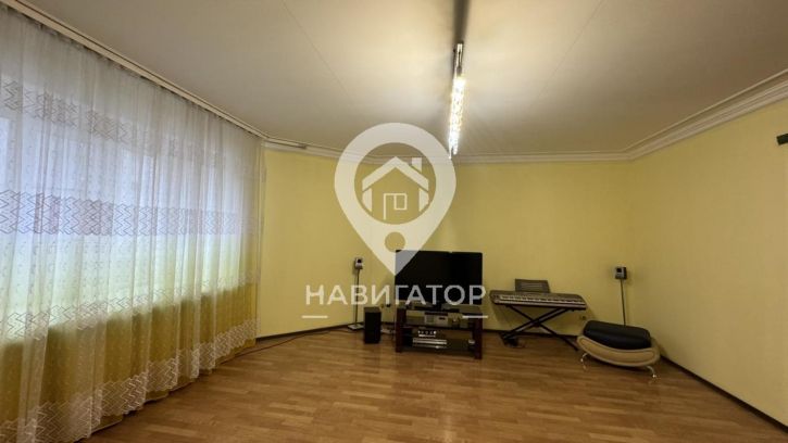 4-комн квартира Чехова, 54