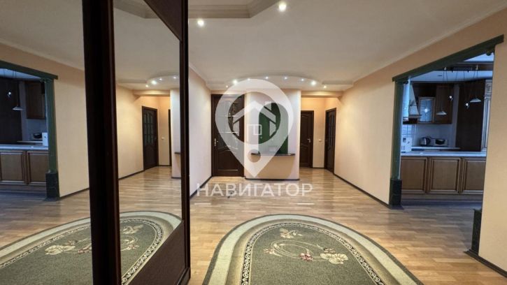 4-комн квартира Чехова, 54