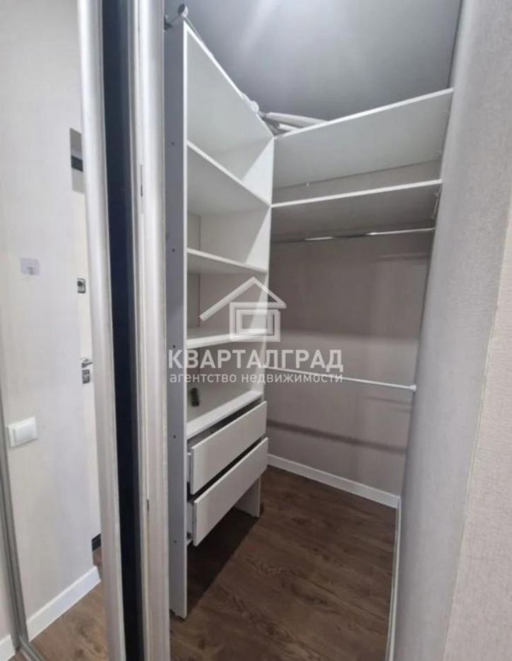 2-комн квартира Генерала Тихонова, 8