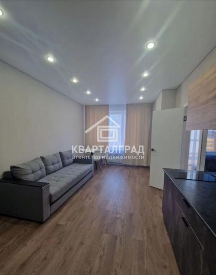 2-комн квартира Генерала Тихонова, 8