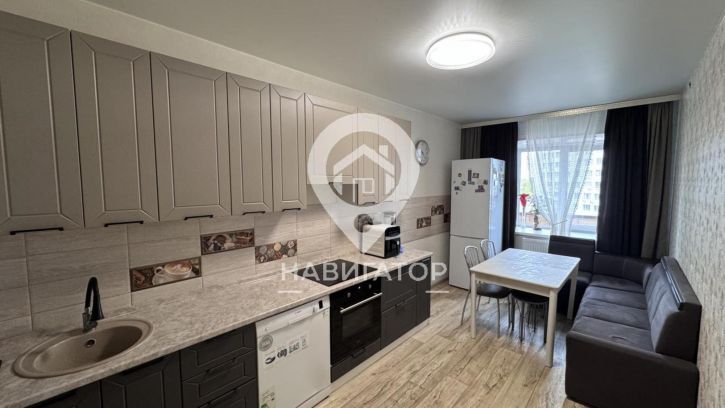 3-комн квартира Дружбы Народов проспект, 43А