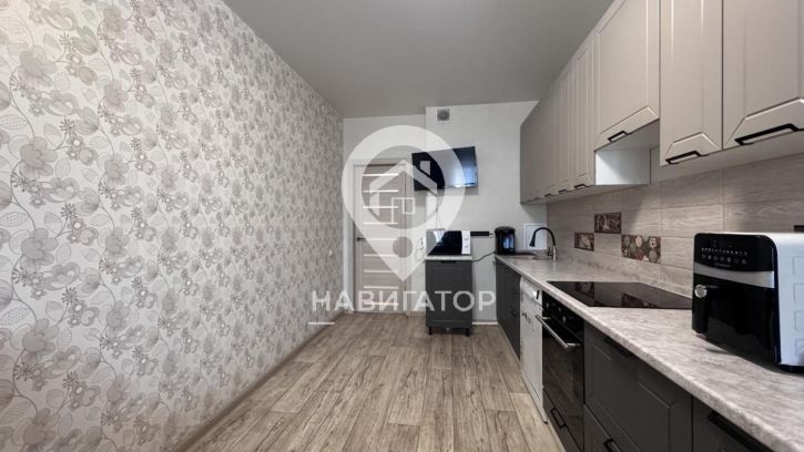 3-комн квартира Дружбы Народов проспект, 43А