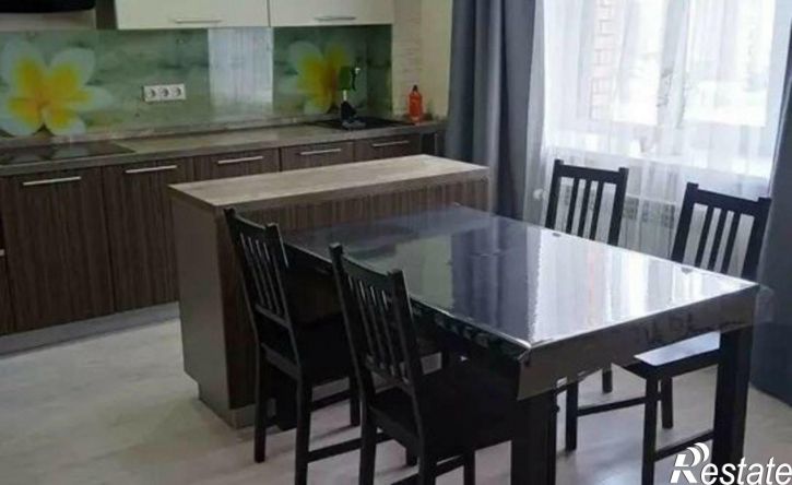 3-комн квартира улица Авиаторов, 10,  д. 10
