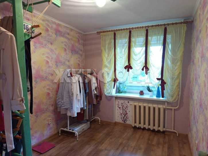 4-комн квартира Пирятинская ул., д.30