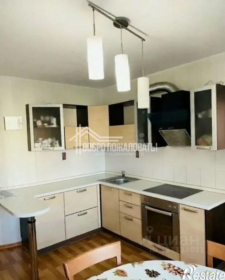 4-комн квартира улица Торосова, 17,  д. 17