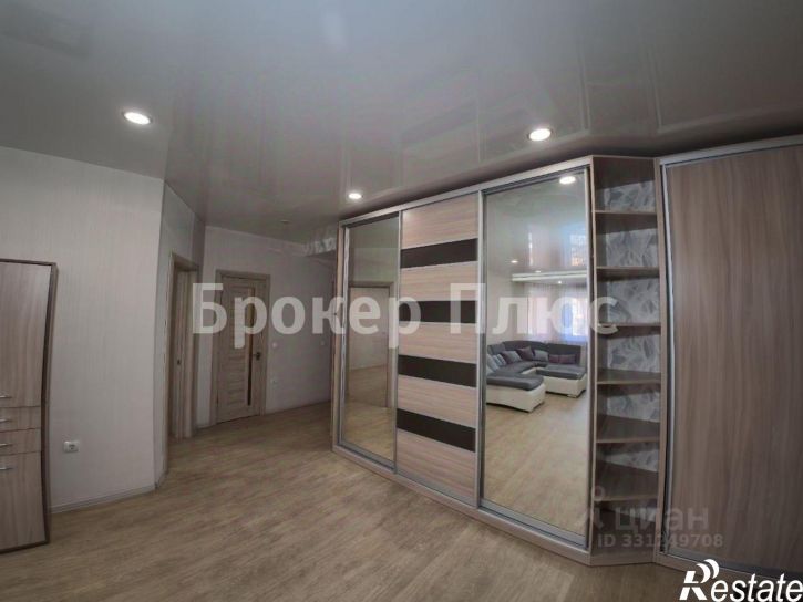 3-комн квартира пр-кт Дружбы Народов, 49А,  д. 49А