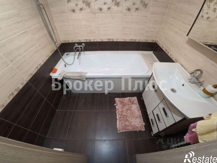 3-комн квартира пр-кт Дружбы Народов, 49А,  д. 49А