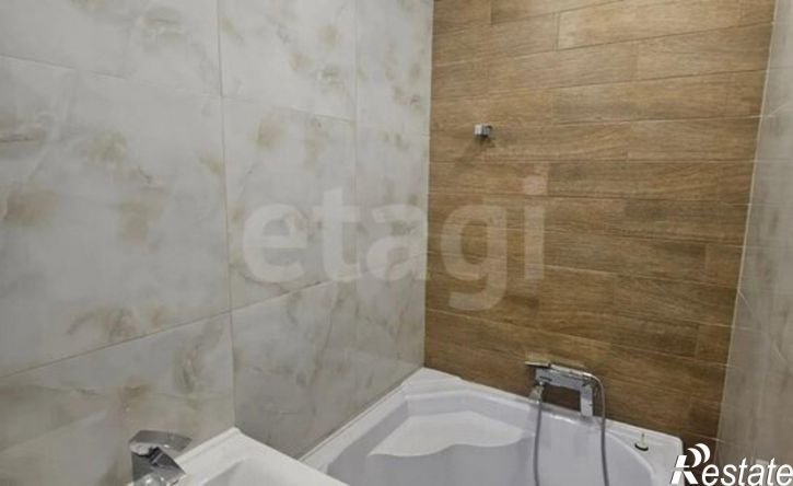 3-комн квартира улица Генерала Тихонова, 12 к2,  д. 12 к2