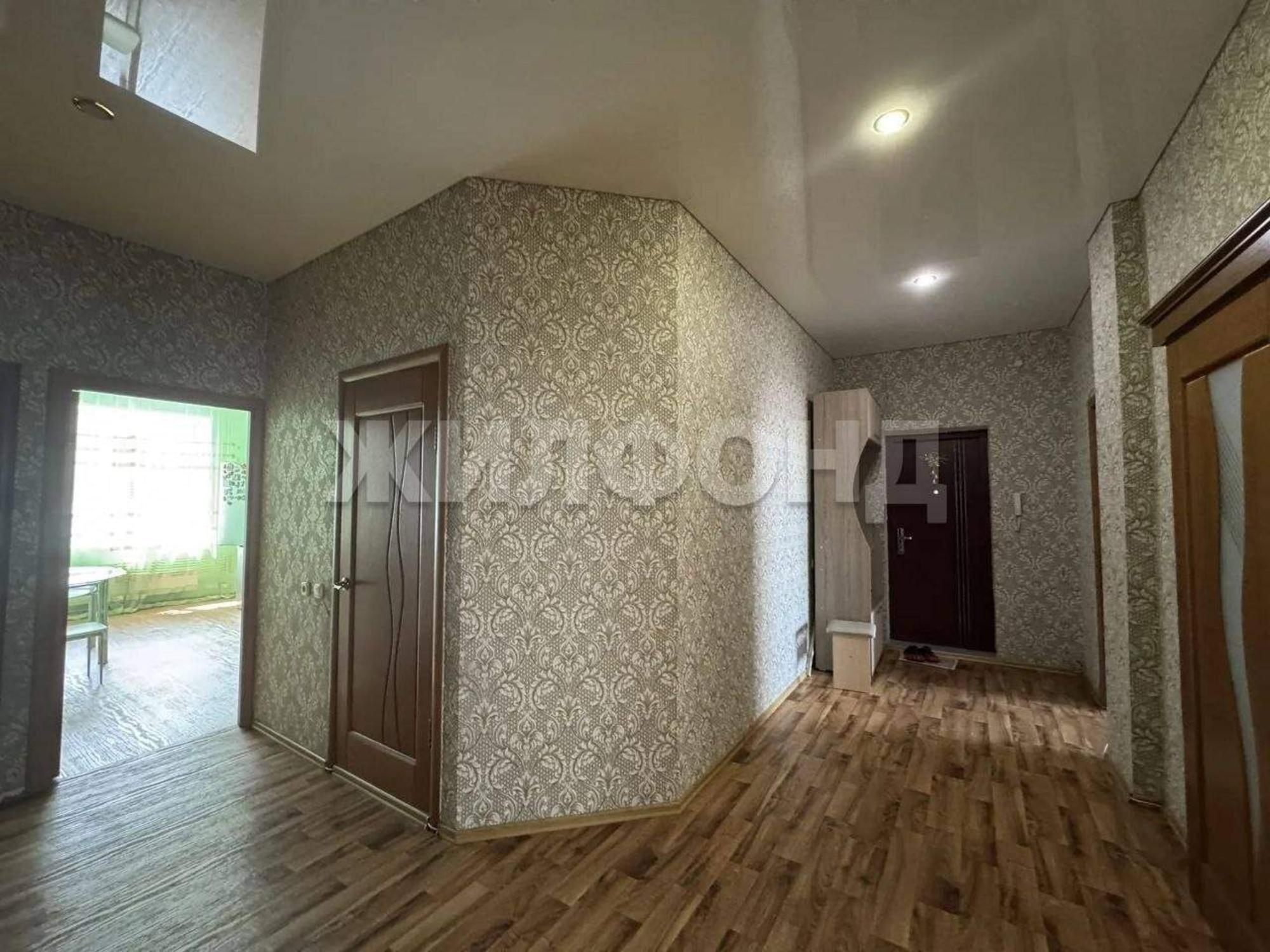 Купить квартиру за 10 000 000 рублей на Кирова ул., д.112/2