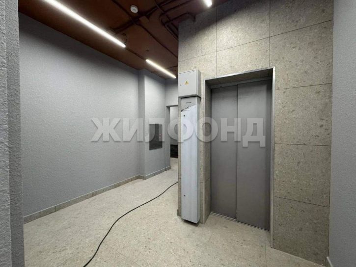 3-комн квартира Генерала Тихонова ул., д.1
