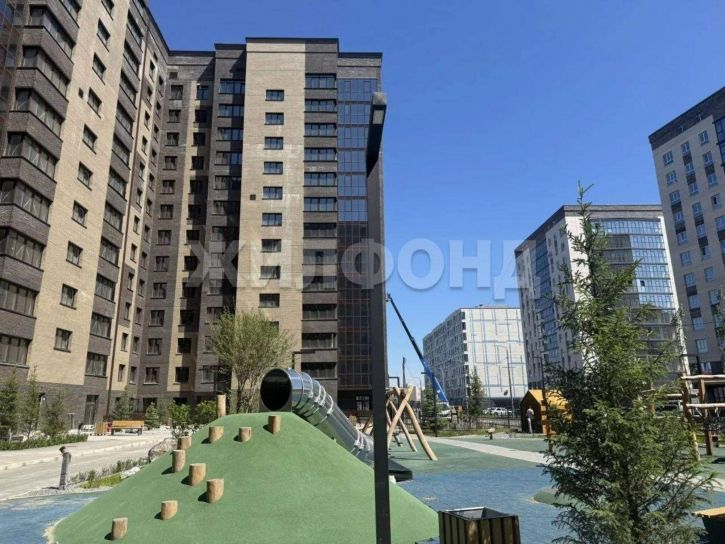 3-комн квартира Генерала Тихонова ул., д.1