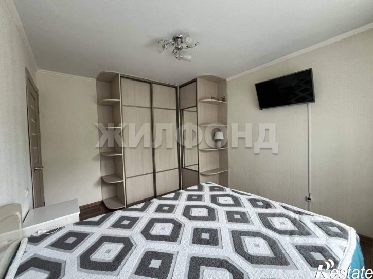 3-комн квартира Пирятинская ул., д.1