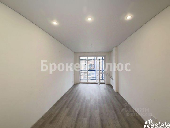 3-комн квартира ул Генерала Тихонова, 14,  д. 14