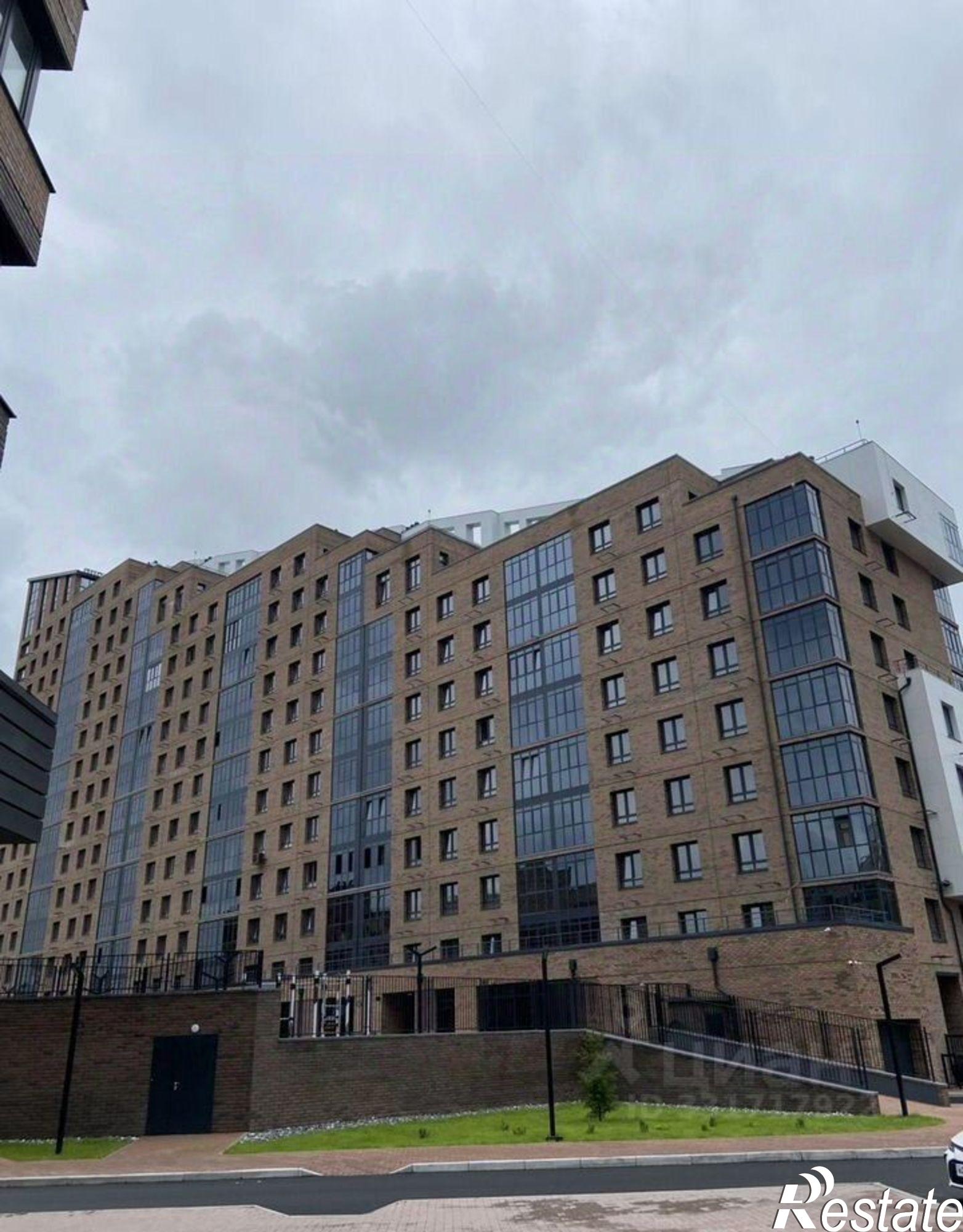 Сдать гараж, место в паркинге за 10 001 рублей на ул Комарова, 5Б 2